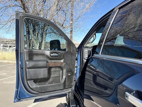 Used 2023 GMC Sierra 2500 Denali image 10