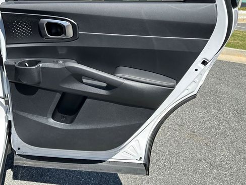 New 2026 Kia Sorento LX FWD image 16
