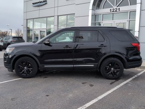 Used 2019 Ford Explorer XLT w/ Equipment Group 201A image 8