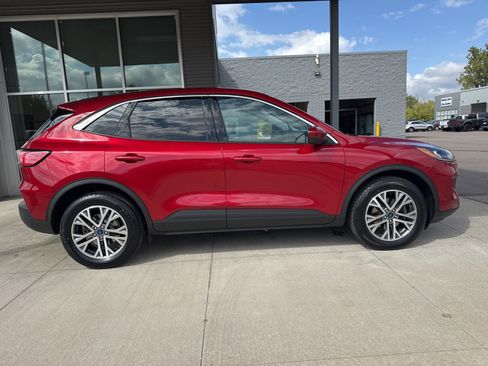 Certified 2022 Ford Escape SEL image 9