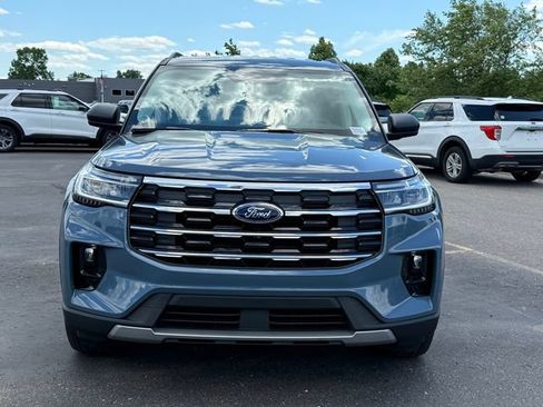 Used 2026 Ford Explorer Active w/ Active Comfort Package AWD/4WD image 2