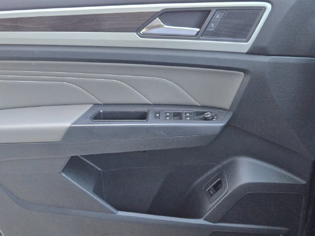 Used 2021 Volkswagen Atlas SE w/ Panoramic Sunroof Package AWD/4WD image 23