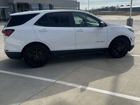 Used 2023 Chevrolet Equinox LS w/ LS Convenience Package image 6