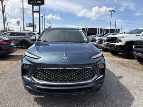Used 2024 Buick Encore GX Avenir w/ Avenir Convenience Package AWD/4WD image 2