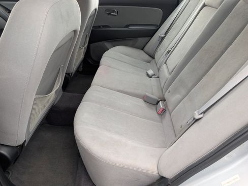 Used 2010 Hyundai Elantra GLS FWD image 22