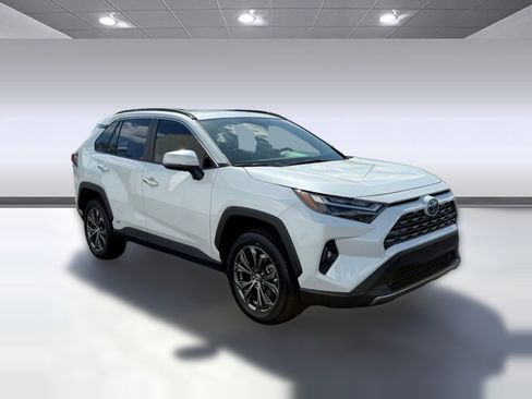 Used 2023 Toyota RAV4 Limited image 7