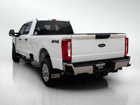 Used 2023 Ford F350 XLT AWD/4WD image 3