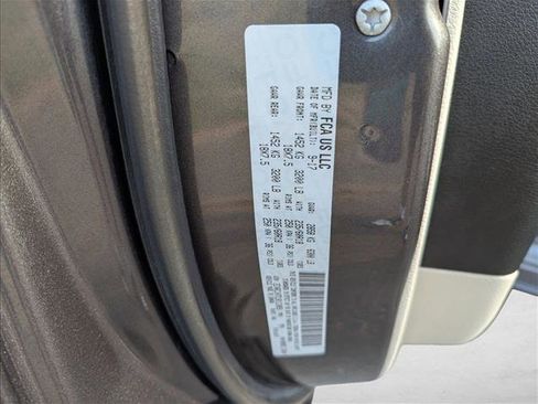 Used 2018 Chrysler Pacifica Limited w/ Advanced Safetytec Group image 27