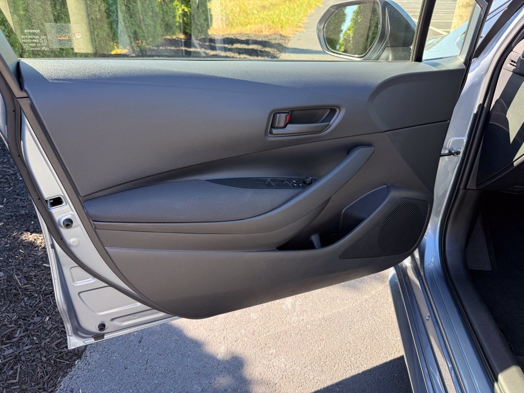 Certified 2025 Toyota Corolla LE FWD image 10