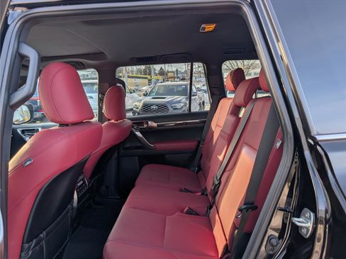 Used 2023 Lexus GX 460 Premium w/ Premium Package image 14