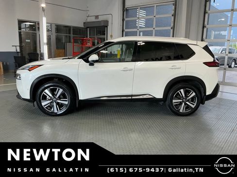 Used 2023 Nissan Rogue SL w/ SL Premium Package FWD image 4