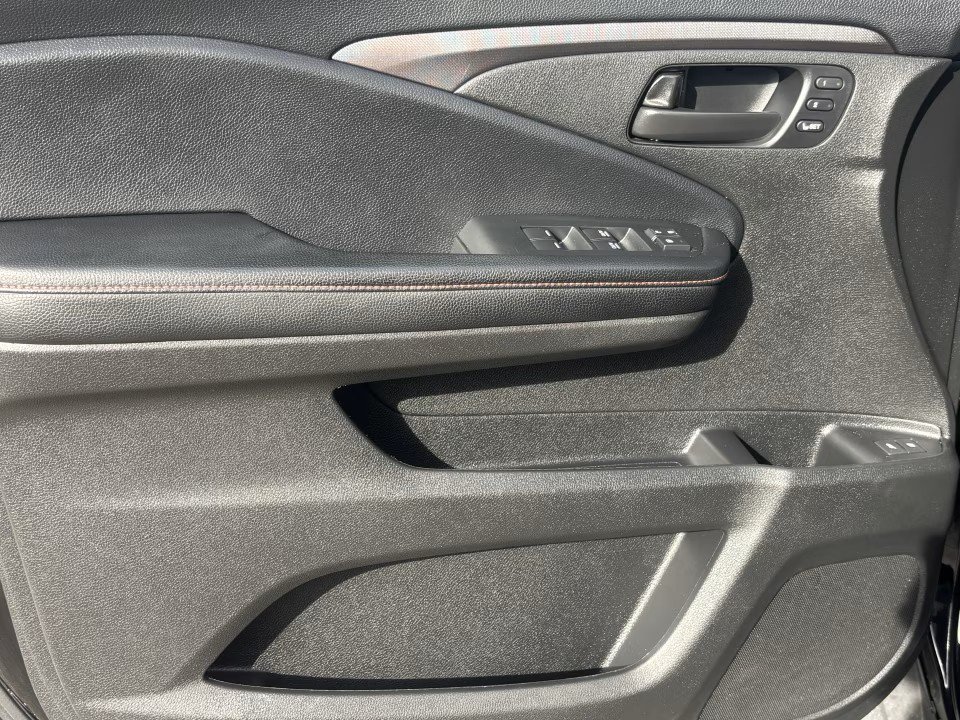 Used 2022 Honda Pilot TrailSport image 25