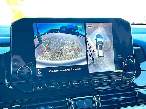 Used 2023 Nissan Pathfinder Platinum image 34