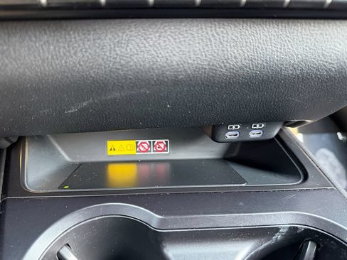 Used 2024 Lexus UX 250h AWD w/ Premium Package image 23