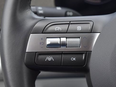 Used 2025 Hyundai Kona SEL AWD/4WD image 7