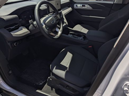 New 2026 Ford Explorer Active AWD/4WD image 9