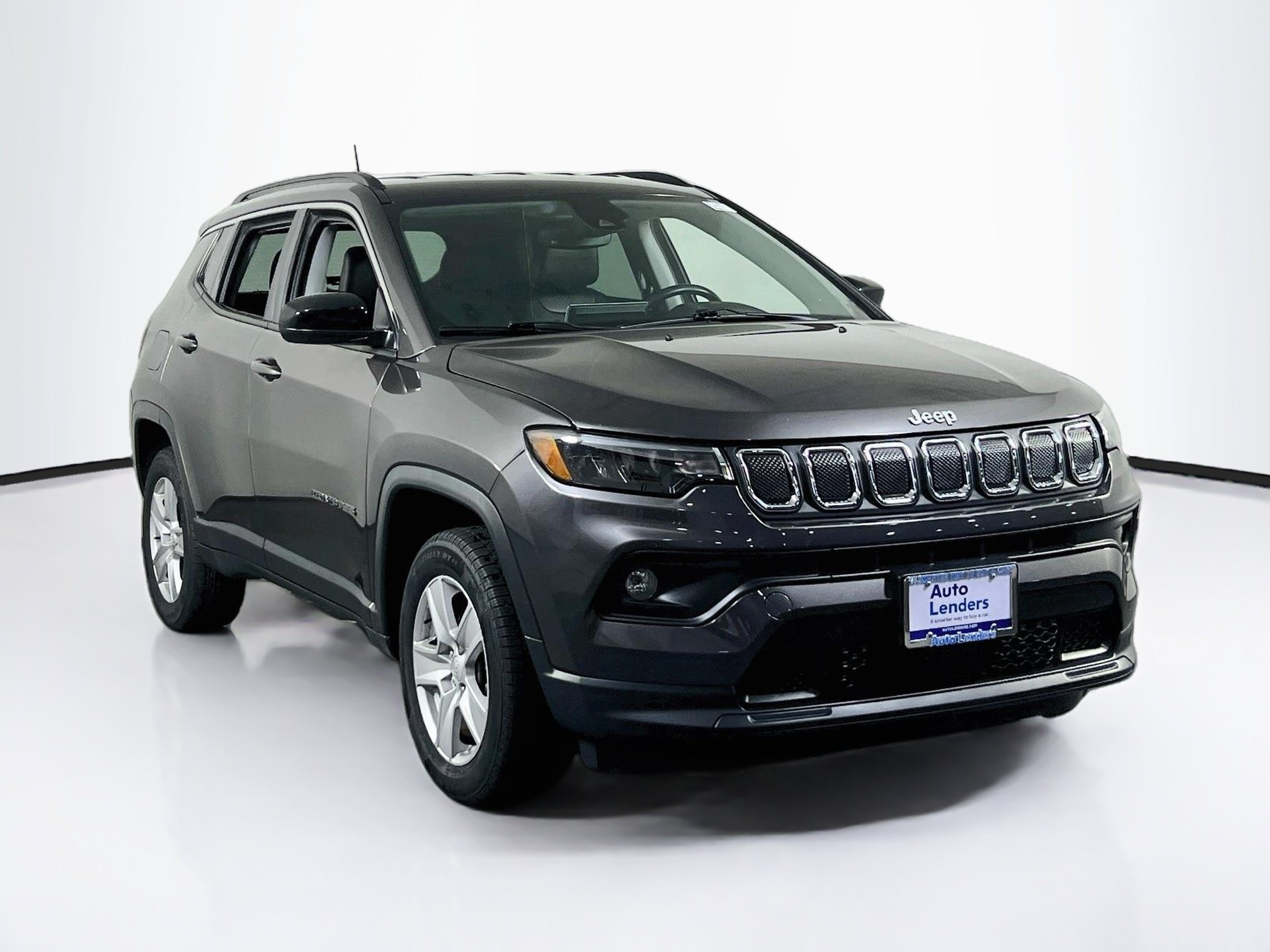 Used 2022 Jeep Compass Latitude w/ Convenience Group AWD/4WD image 3