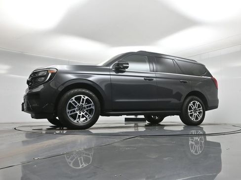 Certified 2025 Ford Expedition Active image 52