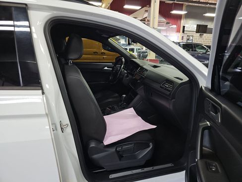 Used 2020 Volkswagen Tiguan SE R-Line w/ 3rd Row Seat Package image 15