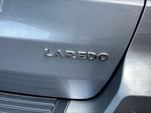 Used 2021 Jeep Grand Cherokee Laredo AWD/4WD image 21