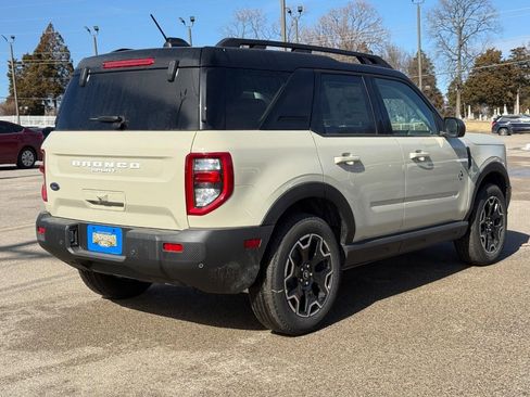 New 2025 Ford Bronco Sport Outer Banks image 3