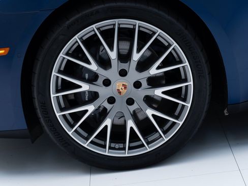 New 2025 Porsche Panamera 4 image 11