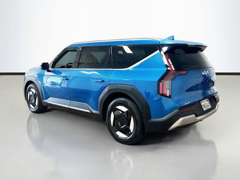 Certified 2024 Kia EV9 Wind AWD/4WD image 5