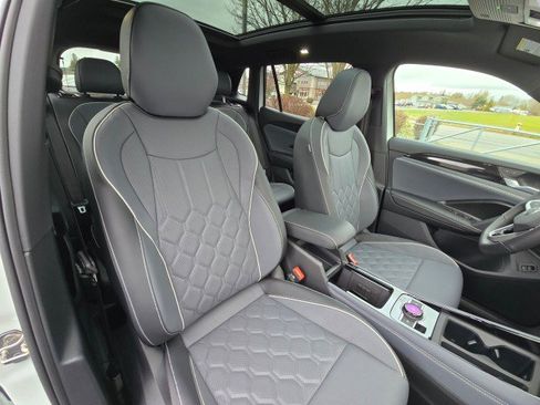 New 2026 Volkswagen Tiguan SEL R-Line image 13