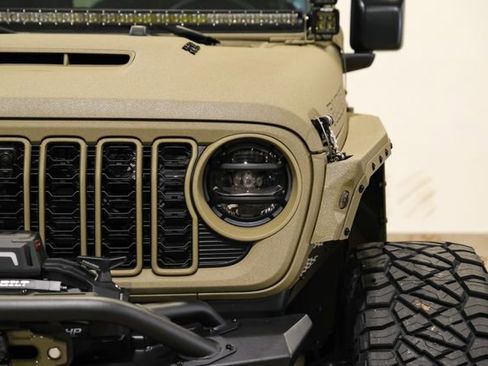 Used 2025 Jeep Wrangler Unlimited Rubicon 392 image 21