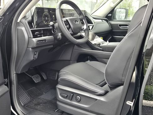 New 2026 INFINITI QX80 Luxe w/ Cargo Package image 13