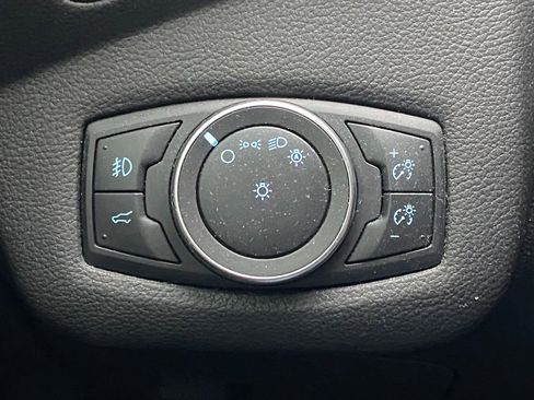 Used 2018 Ford Escape SE w/ SE Sport Appearance Package image 28