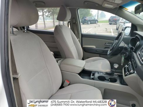 Used 2018 Kia Sedona L FWD image 25