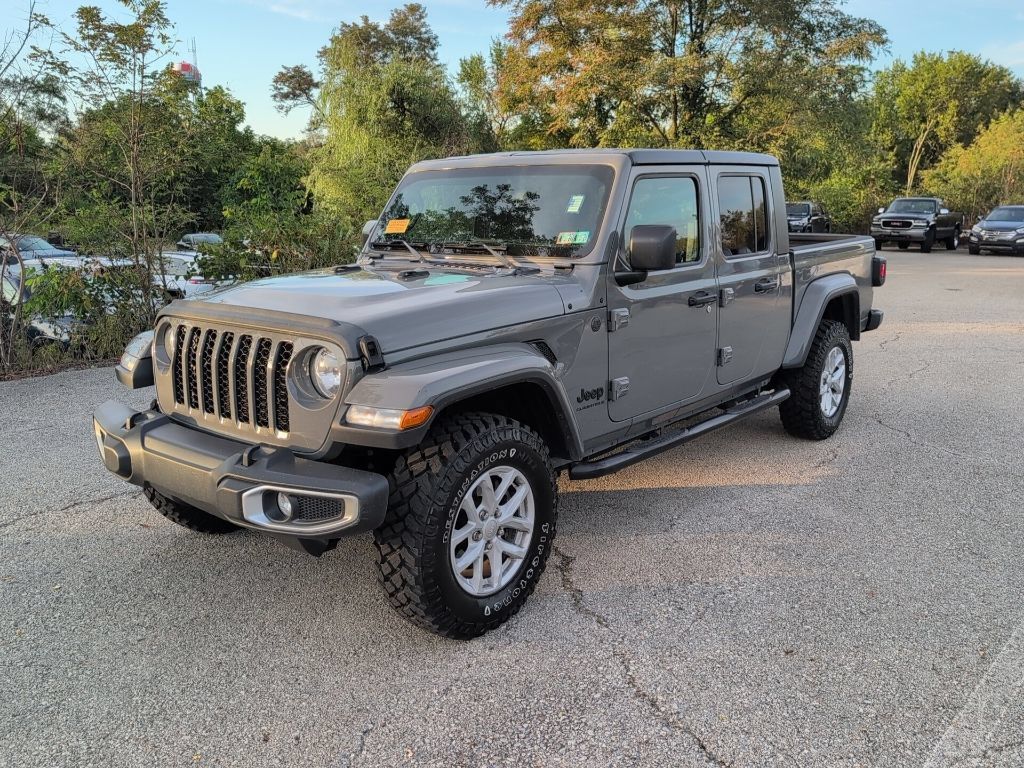 Used 2023 Jeep Gladiator Sport AWD/4WD image 3