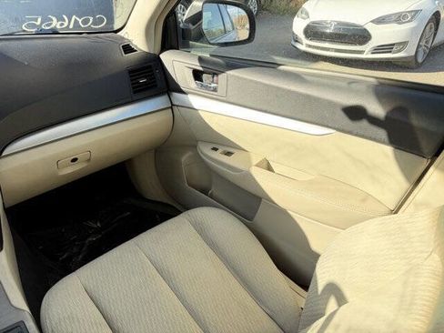 Used 2011 Subaru Legacy 2.5i Premium image 19