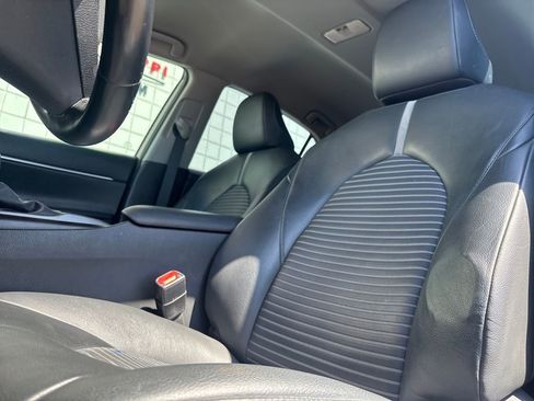 Used 2023 Toyota Camry SE image 10