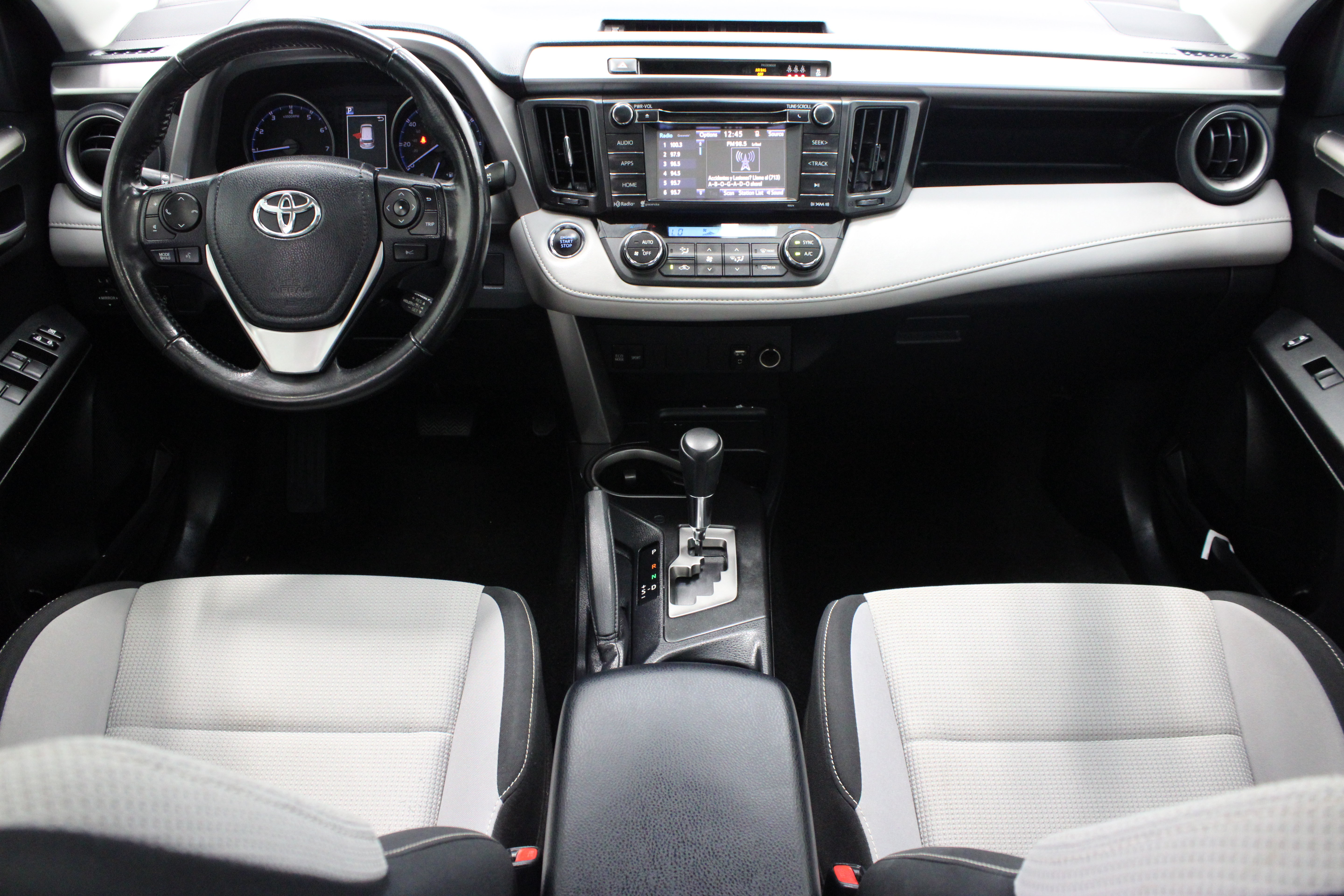 Used 2018 Toyota RAV4 XLE FWD image 29