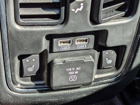 Used 2018 Jeep Grand Cherokee Limited image 27