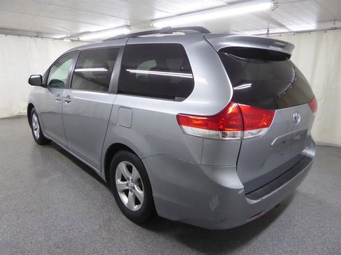 Used 2011 Toyota Sienna LE image 5
