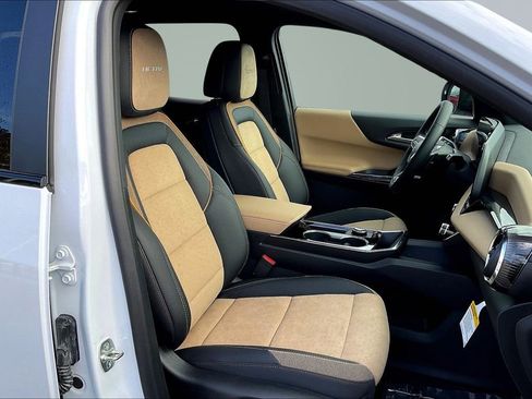 New 2026 Chevrolet Equinox ACTIV image 11