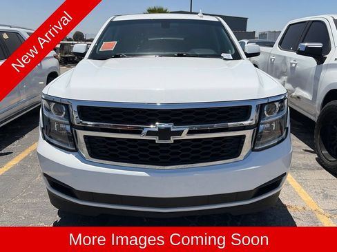 Used 2018 Chevrolet Suburban LS RWD image 2