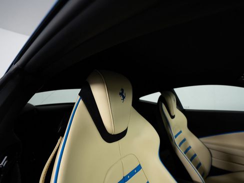 Used 2023 Ferrari Roma RWD image 35