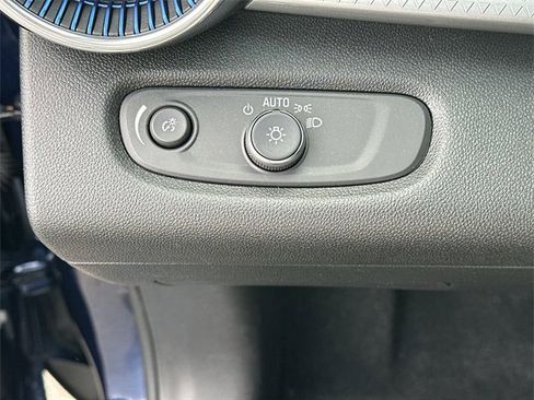 Certified 2024 Chevrolet Trax LT w/ LT Convenience Package image 17