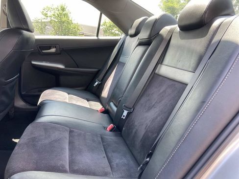 Used 2012 Toyota Camry SE w/ Leather Pkg FWD image 12