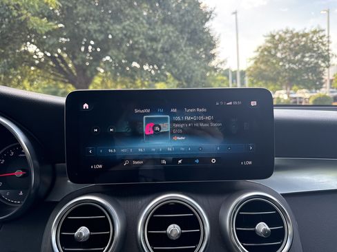 Used 2022 Mercedes-Benz GLC 300 image 23