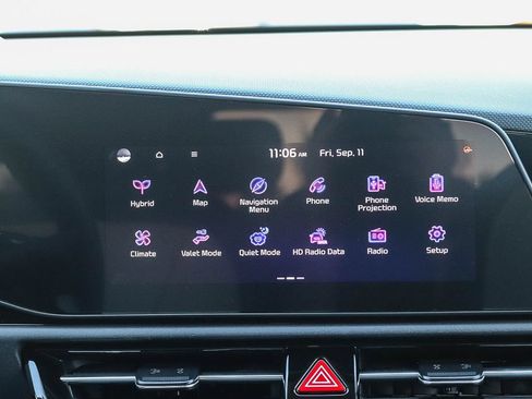 Certified 2025 Kia Niro FWD image 14