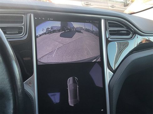 Used 2015 Tesla Model S image 25