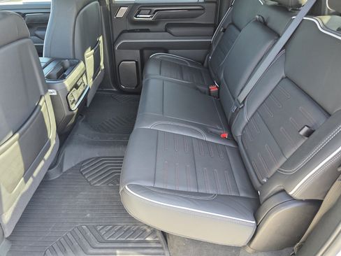 Used 2025 GMC Sierra 2500 AT4X AWD/4WD image 15