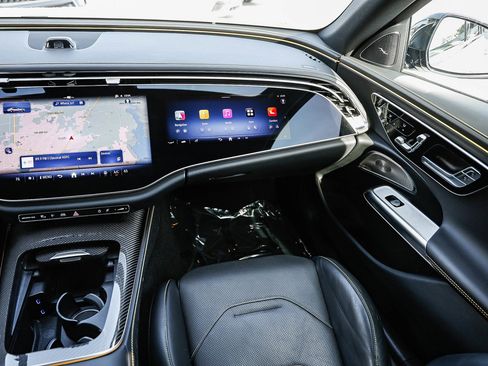 Used 2025 Mercedes-Benz E 53 AMG e 4MATIC Sedan image 15