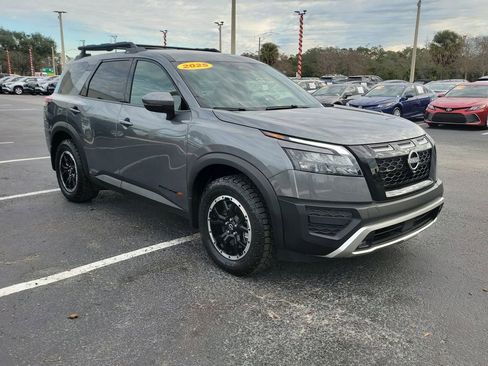 Used 2025 Nissan Pathfinder Rock Creek image 2