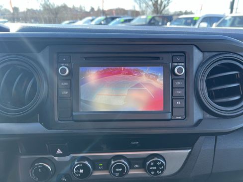 Used 2017 Toyota Tacoma SR w/ Tow Package image 18